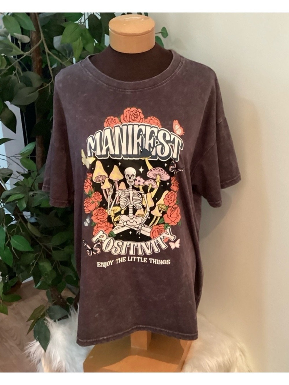 Orange Kiss Manifest Positivity Graphic Tee Size XL Acid Wash Gray Boho Goth - Picture 3 of 12